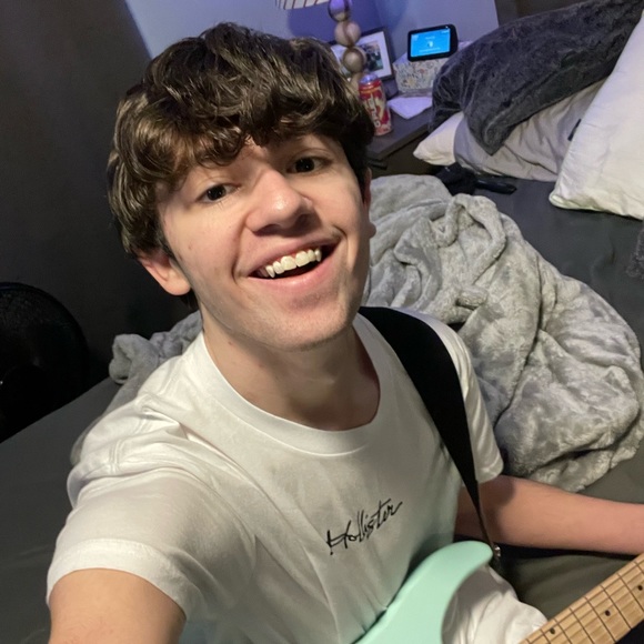 Profile Picture of Nathan Martin (@nwcmartin) on Poshmark