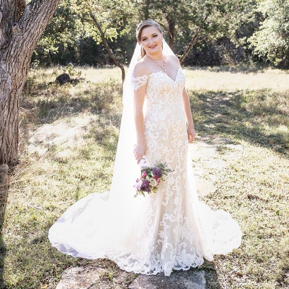 Profile Picture of Abigail Stevenson (@astevenson95) on Poshmark