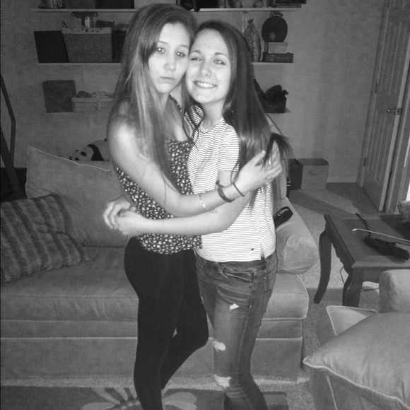 Profile Picture of Julia Rennie (@jar517) on Poshmark