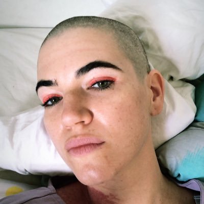 Profile Picture of Patience Hodgson (@Paehoddy) on Twitter