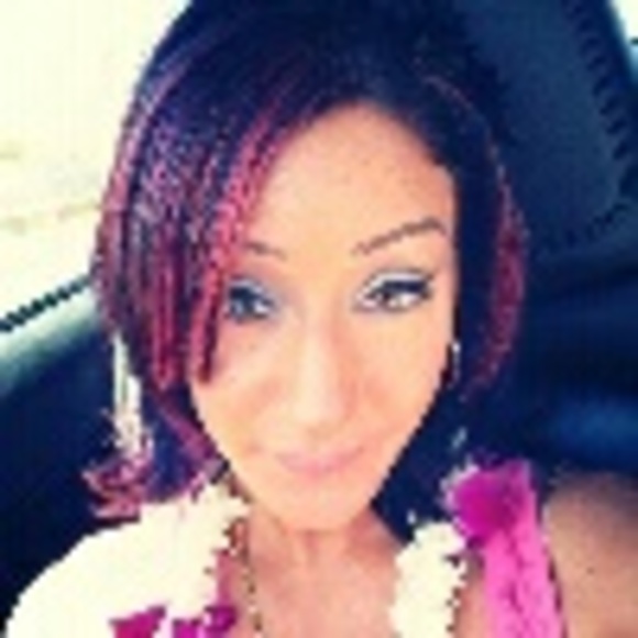 Profile Picture of Tanya Goad (@evamarie482) on Poshmark