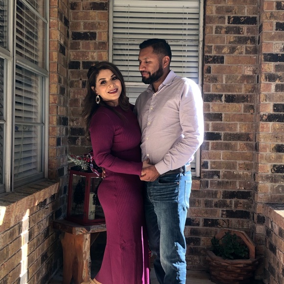 Profile Picture of Alicia Lara (@alicialara87) on Poshmark