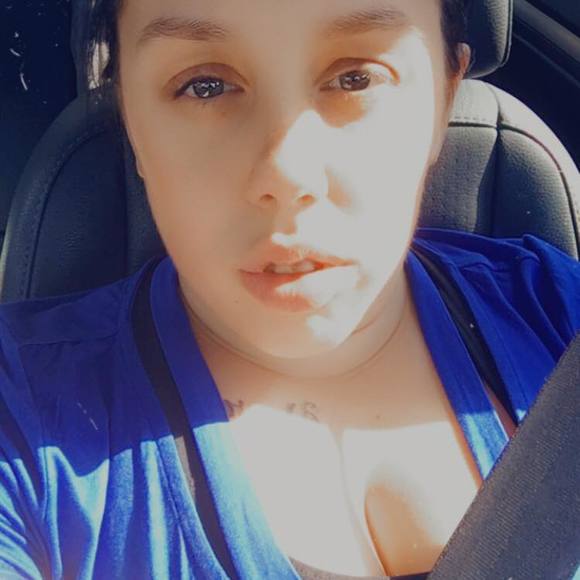 Profile Picture of Kimberly Tyler (@kimberly0420) on Poshmark