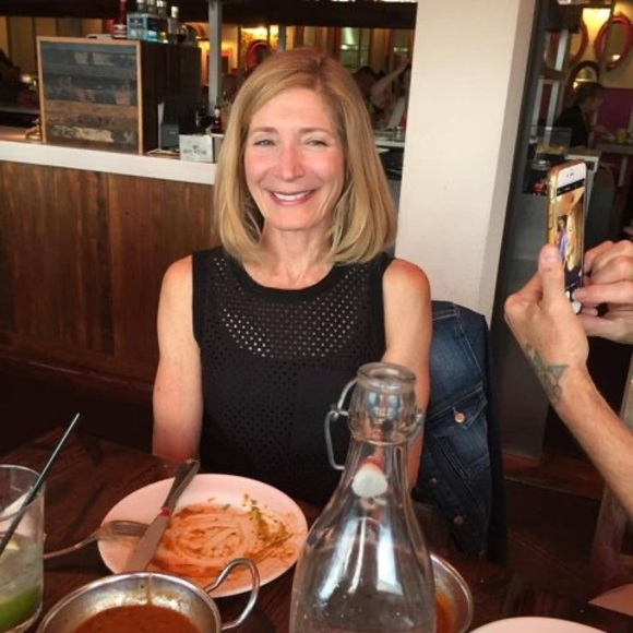 Profile Picture of Peggy Bronstein (@peggybronstein) on Poshmark