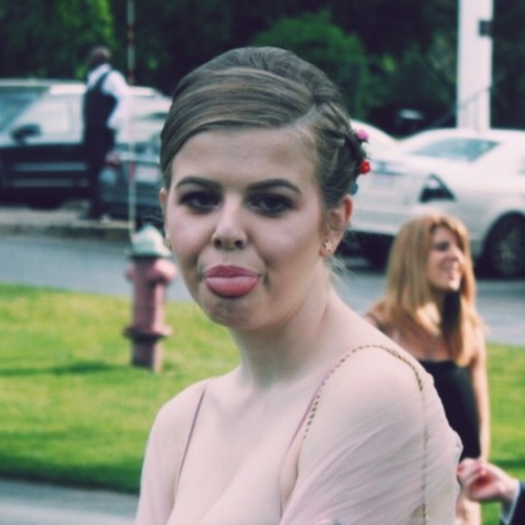 Profile Picture of Dorsey Glew (@glewde) on Poshmark