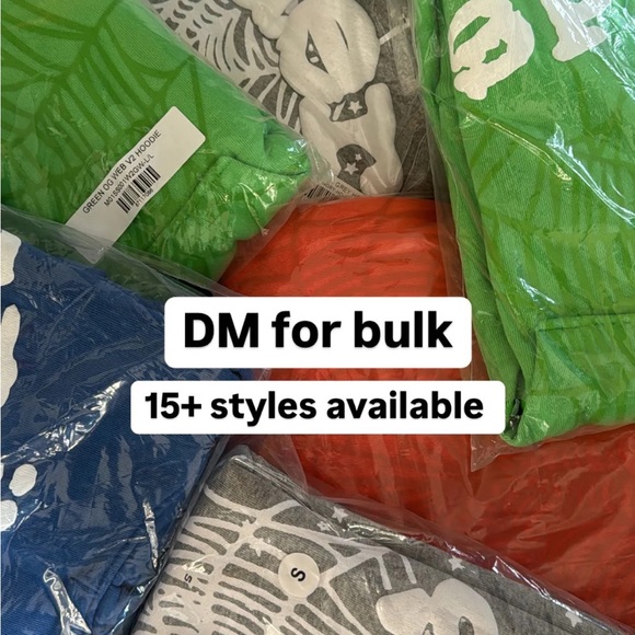 Profile Picture of Kt Kt (@ktkt936) on Poshmark