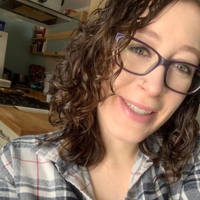 Profile Picture of Alexandra Connor (@disneyynerd) on Twitter