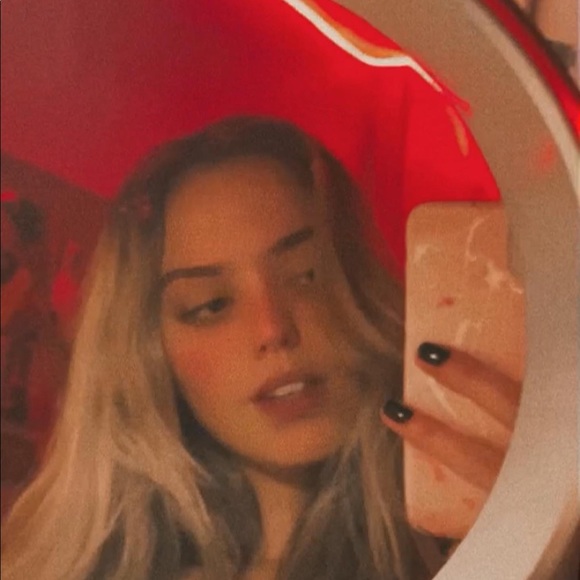 Profile Picture of Emma Gerstmyer (@emmagerstmyer) on Poshmark