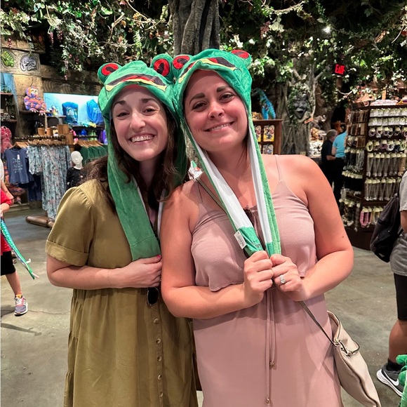 Profile Picture of Hannah Hujar (@hhuston17) on Poshmark