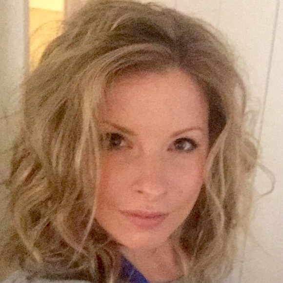 Katie Kaszynski - Poshmark Profile Picture of Katie Kaszynski (@kkaszynski) on Poshmark