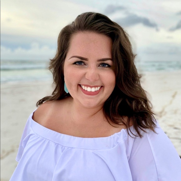 Profile Picture of Haley Boyle (@haleymarie90) on Poshmark