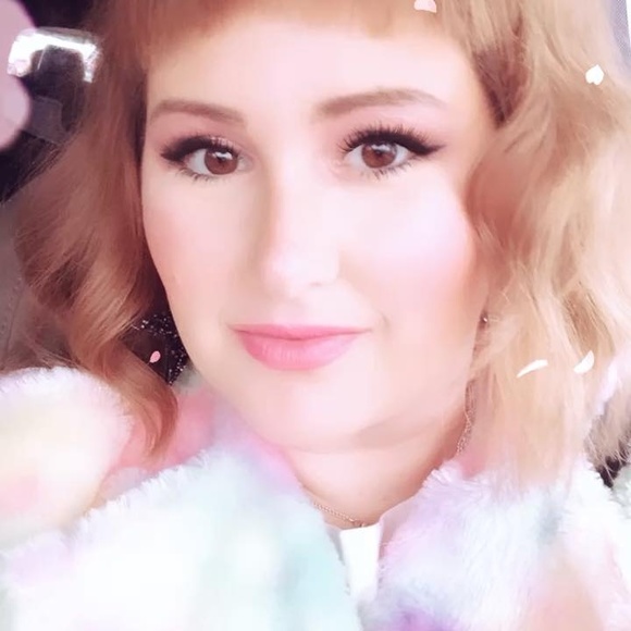 Profile Picture of Taylor Conover (@tconover22) on Poshmark