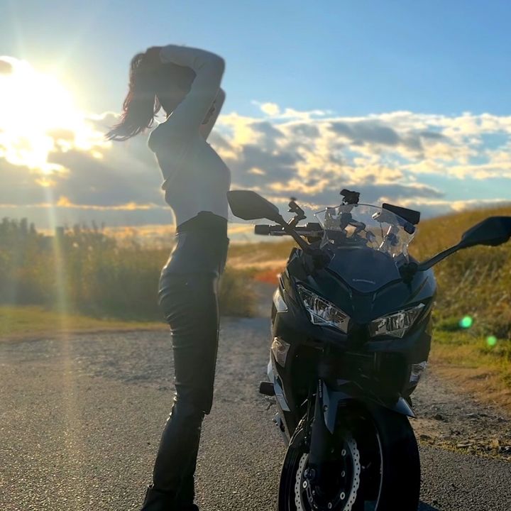 Profile Picture of rena.log (@rena.log) on Tiktok