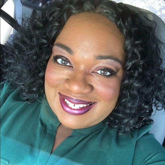 Profile Picture of Shayla Alexander (@shaylasa0806) on Poshmark