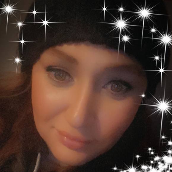 Profile Picture of Zaida susy Kemple (@qtsusy) on Poshmark