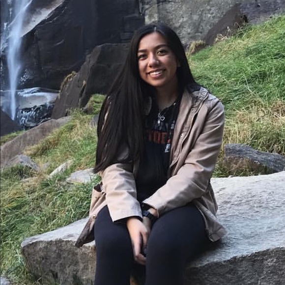 Profile Picture of Mariah Macato (@marmaca) on Poshmark