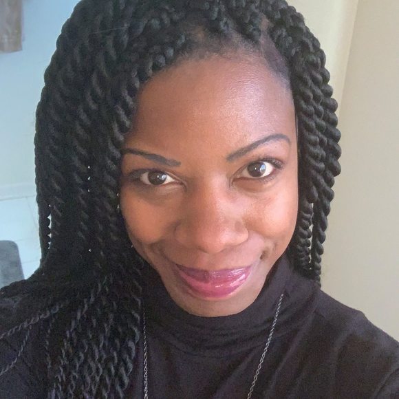 Profile Picture of Sharese Mincarelli (@sharese_m) on Poshmark