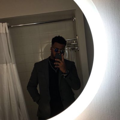 Profile Picture of Louis Vuitton Von (@Davon_Lee17) on Twitter