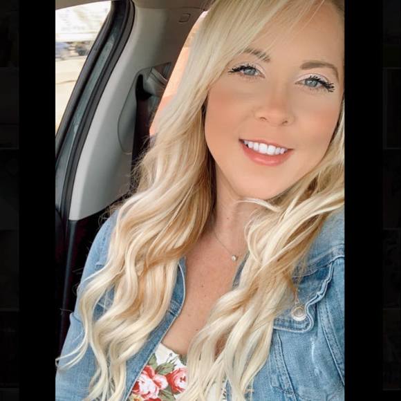 Profile Picture of Shawna Stark (@shawna_stark) on Poshmark