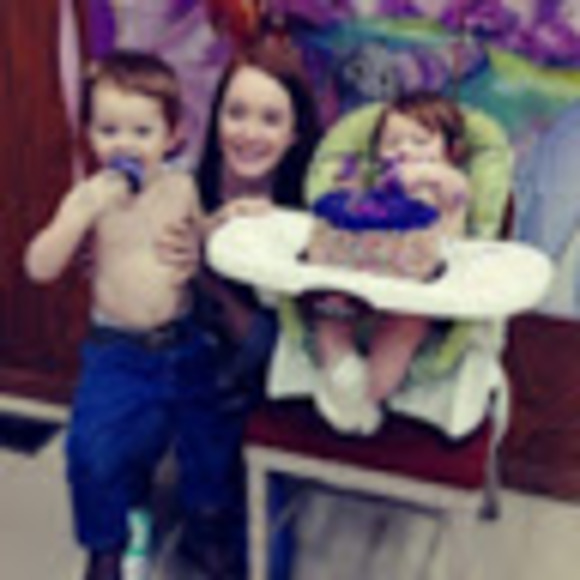 Profile Picture of Alexis Heaston (@alexisheaston) on Poshmark