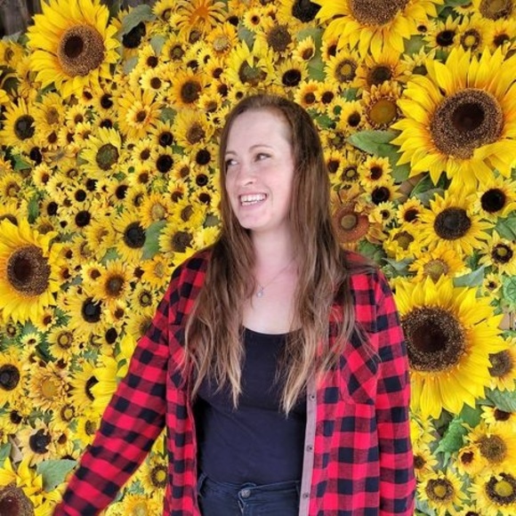 Profile Picture of Tanya Suitor (@tanyasuitor) on Poshmark