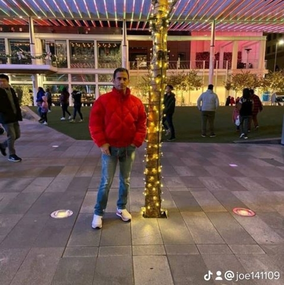 Profile Picture of Joel Farray (@joel810608) on Poshmark
