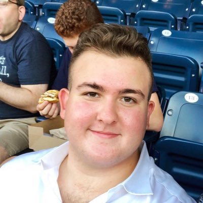 Profile Picture of Mike (@ShowtimeSchnurr) on Twitter