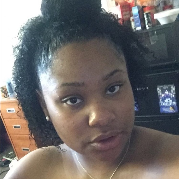 Profile Picture of Alexus Cook (@ancook0527) on Poshmark