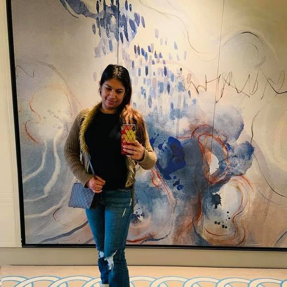 Profile Picture of Nelum Halangoda (@nelumsharangi) on Poshmark