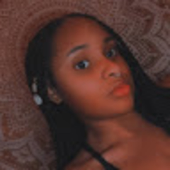 Veena Campbell - Poshmark Profile Picture of Veena Campbell (@blatina_101) on Poshmark