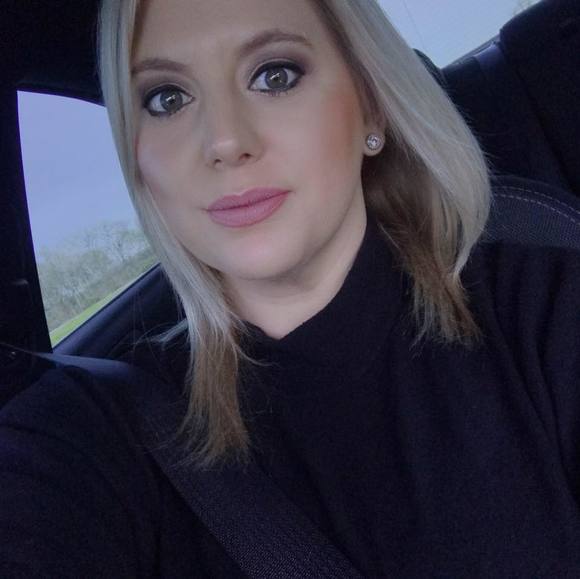 Profile Picture of Andrea Addison (@andrea311) on Poshmark