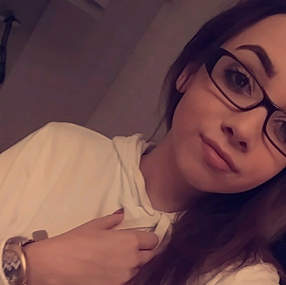 Profile Picture of Jordyn Nickens (@jordynann1999) on Poshmark