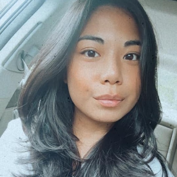 Profile Picture of Nicolette Domagas (@missnickid) on Poshmark