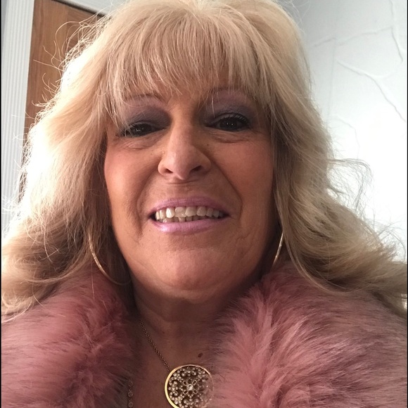 Profile Picture of Margaret Clohessy (@saphire357) on Poshmark