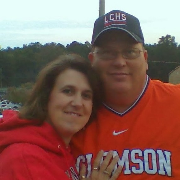 Profile Picture of Diane Dekreon (@dianedekreon) on Poshmark