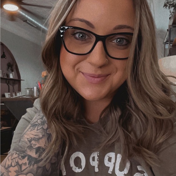 Profile Picture of Kenna Strasburger (@mstras98) on Poshmark