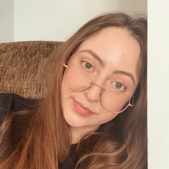 Profile Picture of Sabrina Leeds (@sabrinaleeds16) on Poshmark