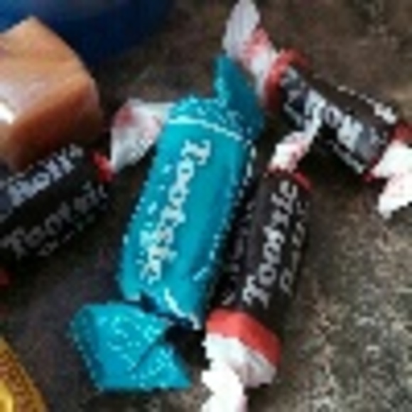 Profile Picture of Michele Larsen (@chele57) on Poshmark