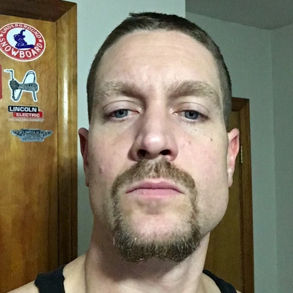 Profile Picture of Kiel Teklinsky (@kielteklinsky) on Poshmark