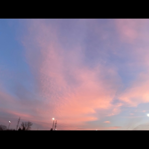 Profile Picture of Selena Deault (@selena_deault) on Poshmark