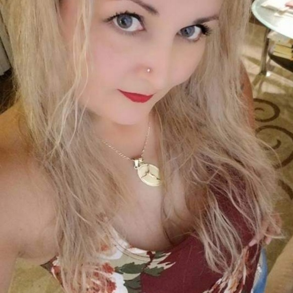 Profile Picture of Rocio Cuevas (@cuevas_rocio) on Poshmark