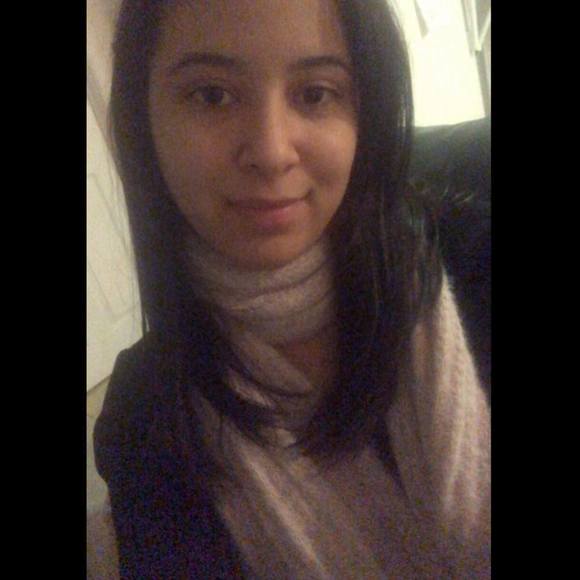 Profile Picture of Ana Dalmau (@anadalmaug) on Poshmark