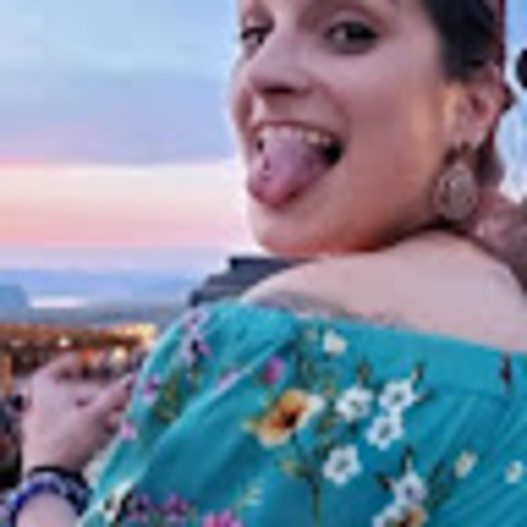 Profile Picture of Mariel Johnson (@msmarieljohnson) on Poshmark