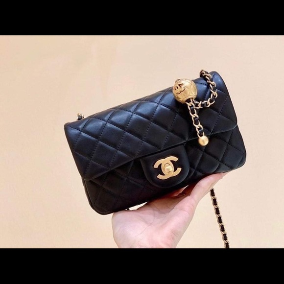 Profile Picture of Khanh Tran (@khanhtran1211) on Poshmark