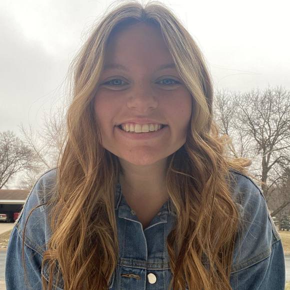 Profile Picture of Marissa Siegfried (@msiggy20) on Poshmark