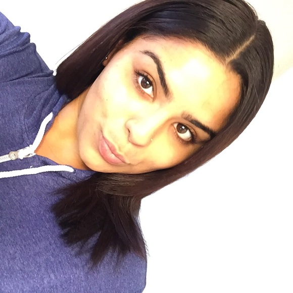 Profile Picture of Jocelynn Choyce (@jocelynnchoyce) on Poshmark