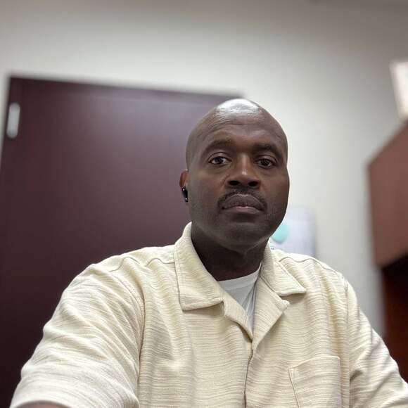 Daryl Robinson - Poshmark Profile Picture of Daryl Robinson (@darylrobinso301) on Poshmark