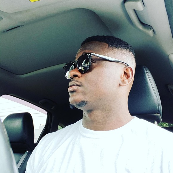 Profile Picture of Dayo Akinlabi (@deesorero09) on Poshmark