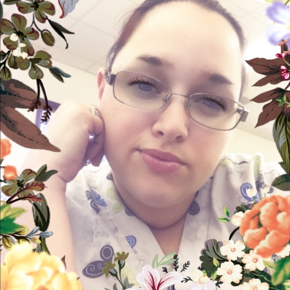 Profile Picture of Betty Janssen (@bgomez0786) on Poshmark