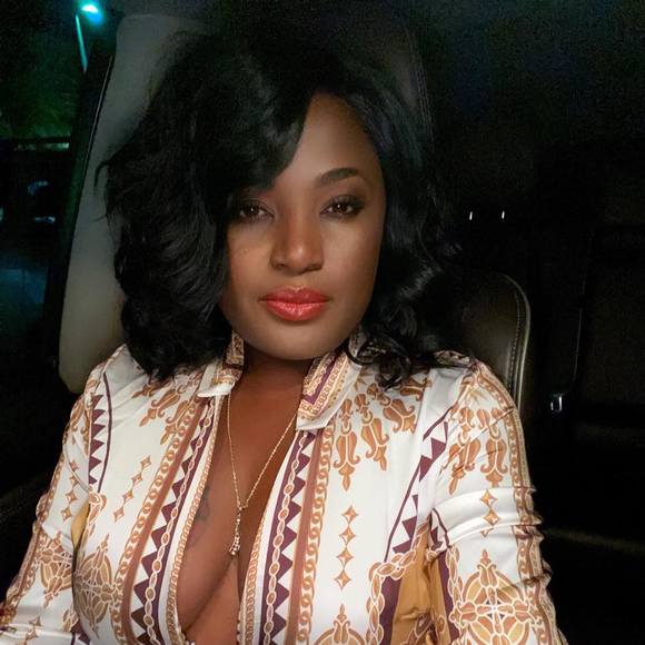 Profile Picture of Rose Marcelin (@rosejmarcelin) on Poshmark